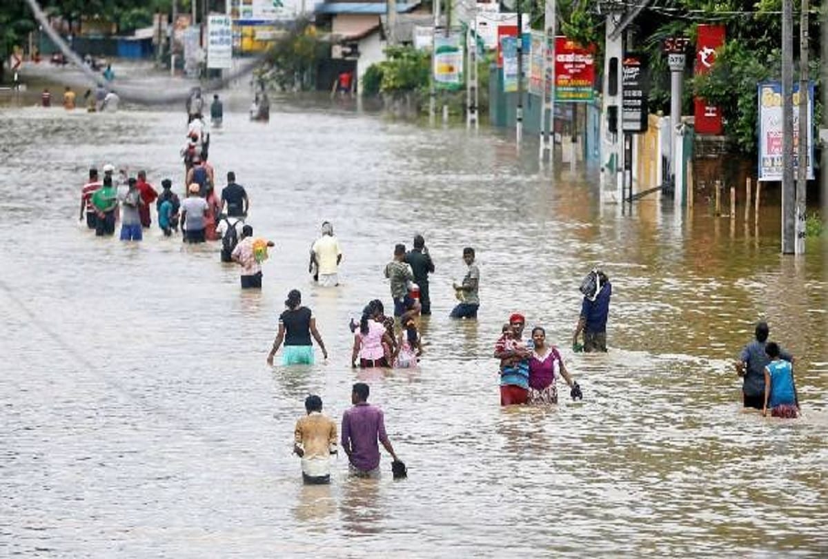 Monsoon rain flood devastated in Sri Lanka, 21 deaths and 150000 people affected