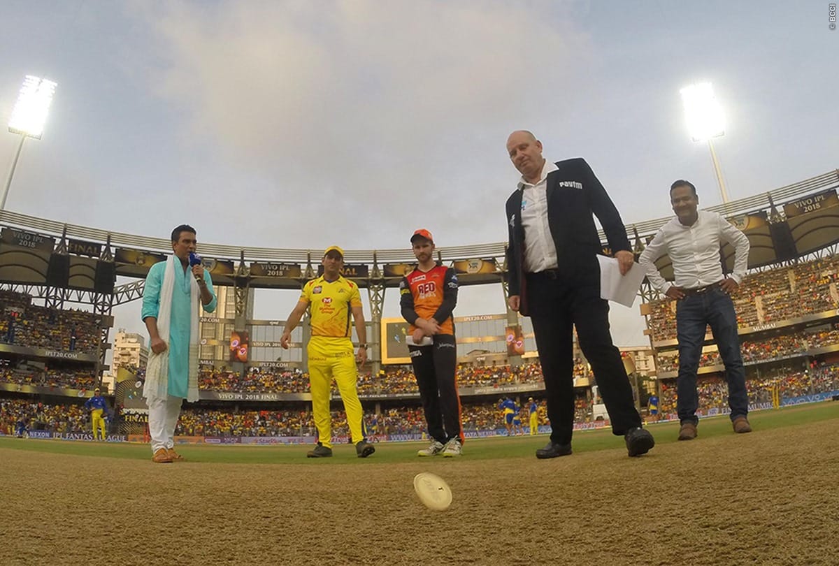 IPL 2018 Final: When sanjay Manjrekar scolded Dhoni after another toss confusion on CSK v srh final