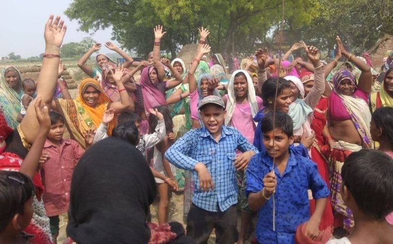 महंत की अंत्येष्टि रोकने पर हंगामा