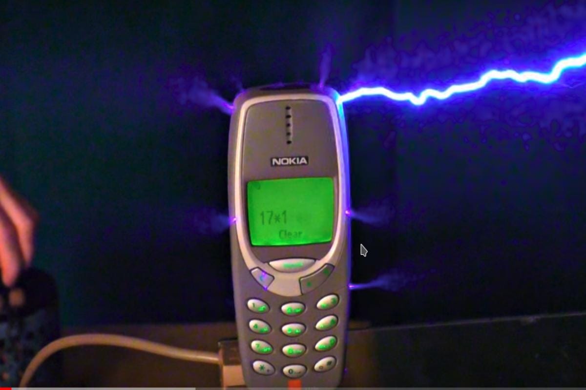 Watch when Nokia 3310 phone and a smartphone were both charged with a million volts