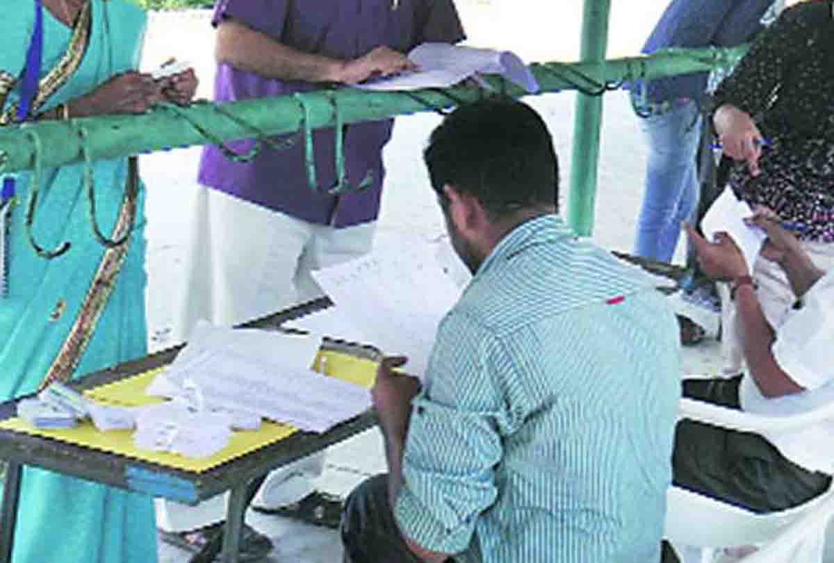 officer mention man as a pregnant lady in duty chart