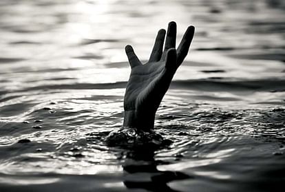 A Woman jumped into canal with two children in Karnal of Haryana