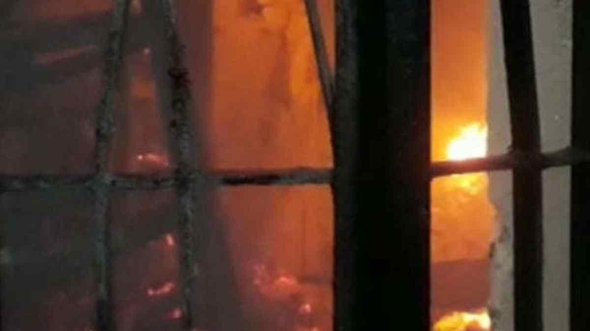Fire in KCM mall at varanasi