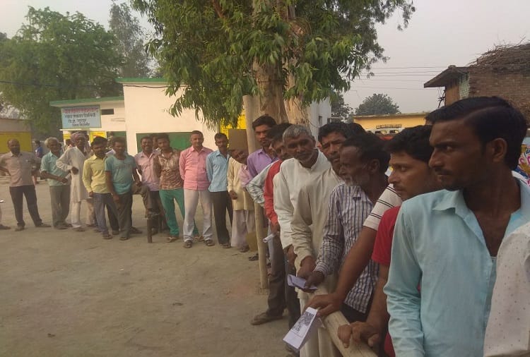 kairana and Noorpur byelection: 100 machines spoiled, SP blames BJP, see photos