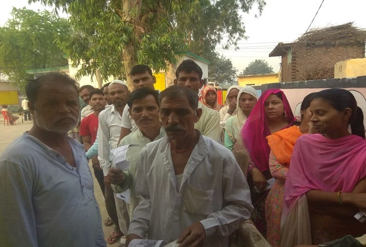 kairana and Noorpur byelection: 100 machines spoiled, SP blames BJP, see photos