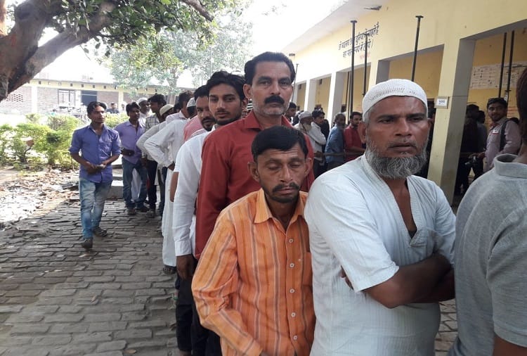 kairana and Noorpur byelection: 100 machines spoiled, SP blames BJP, see photos