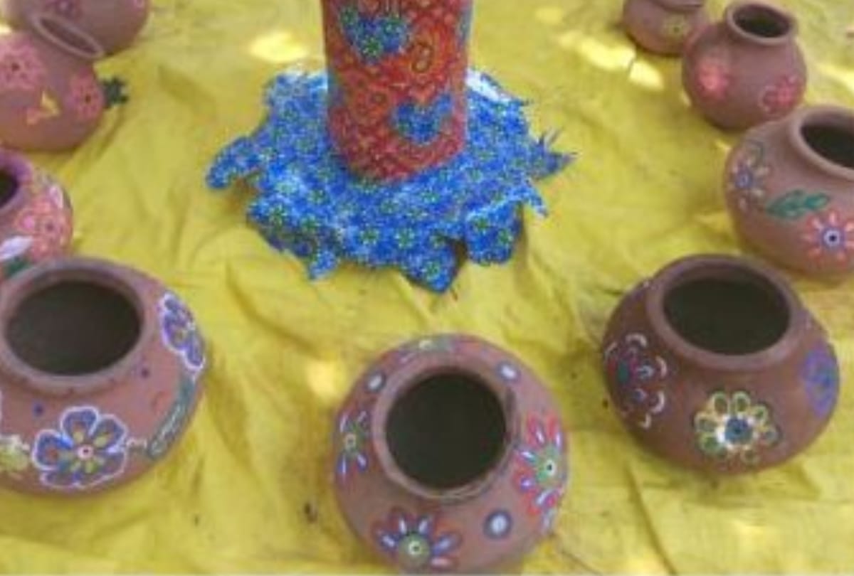 girls made matka incinerator for disposing sanitary pads