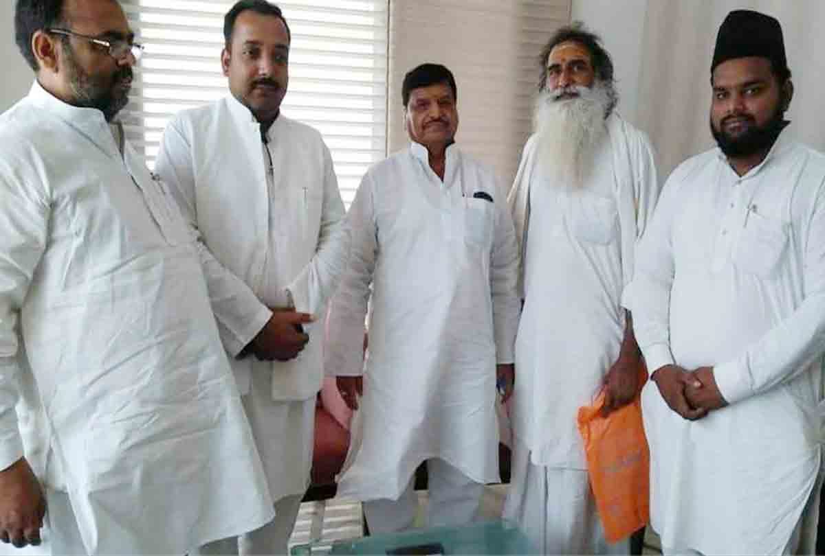 shivpal yadav assures to hepl to victims of poisonous liquor case 
