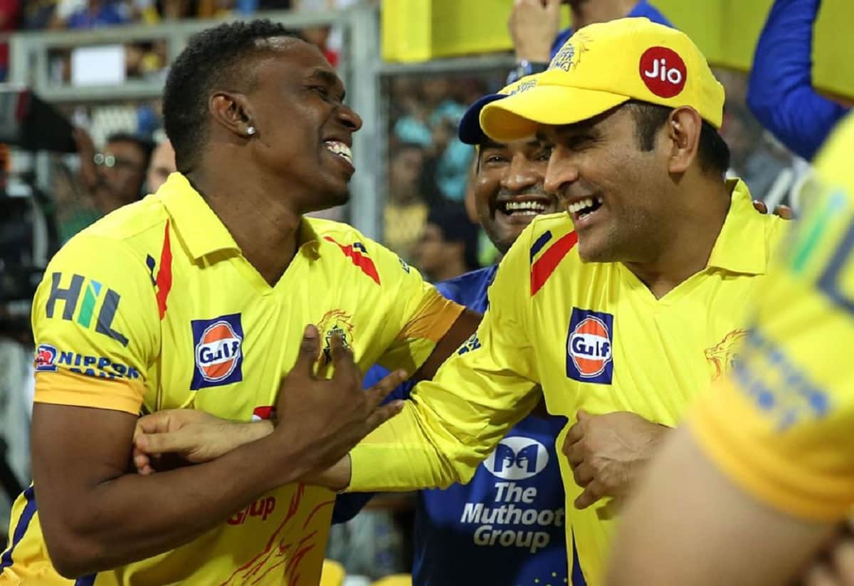 ms dhoni and dwayne bravo have a race during practise