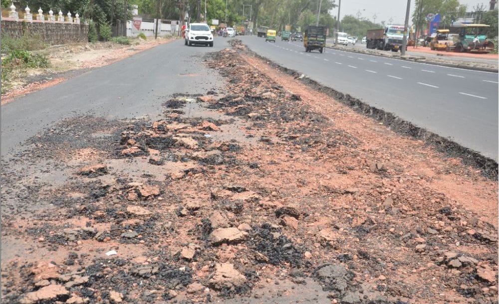 six lane road work incomplete in agra