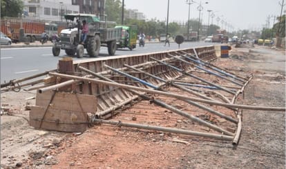 six lane road work incomplete in agra