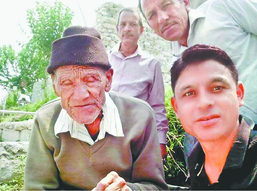 102 year old prem singh give vote in Tharali Assembly by election 2018