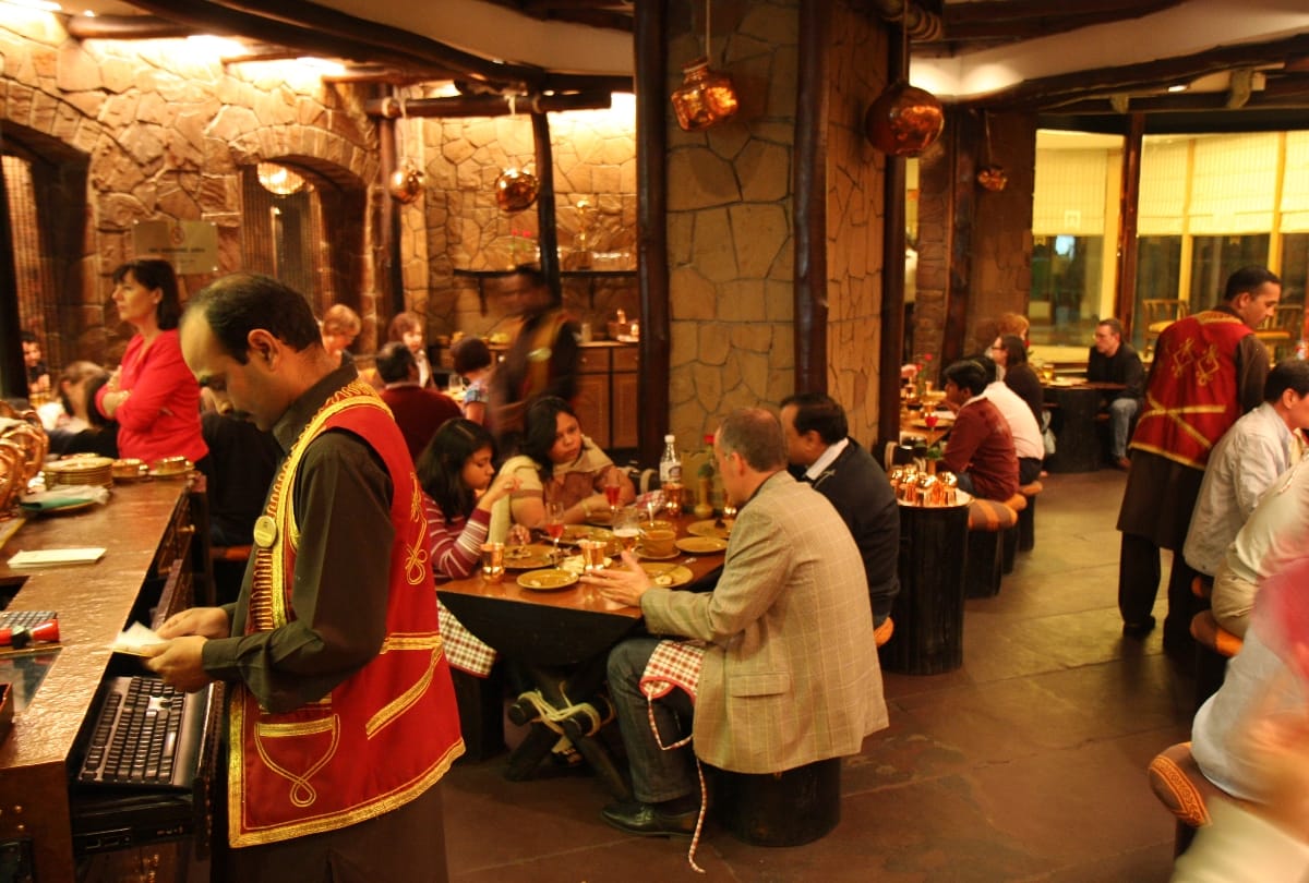 restaurants looting public in the name of service charge, despite court order
