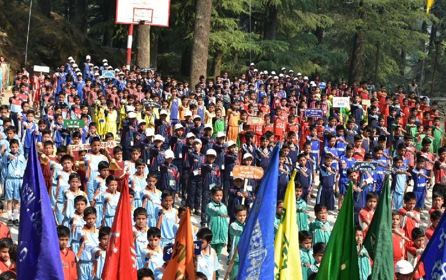 मार्चपास्ट में चनौन स्कूल ने मारी बाजी