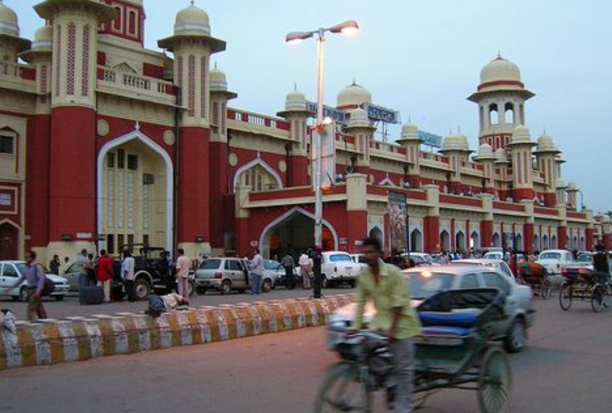 facility of shopping complex will be availabe at charbagh railway station