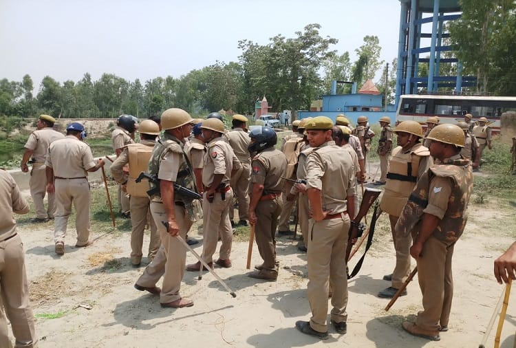 Kairana byelection 2018: Beaten the officer, Police force deployed