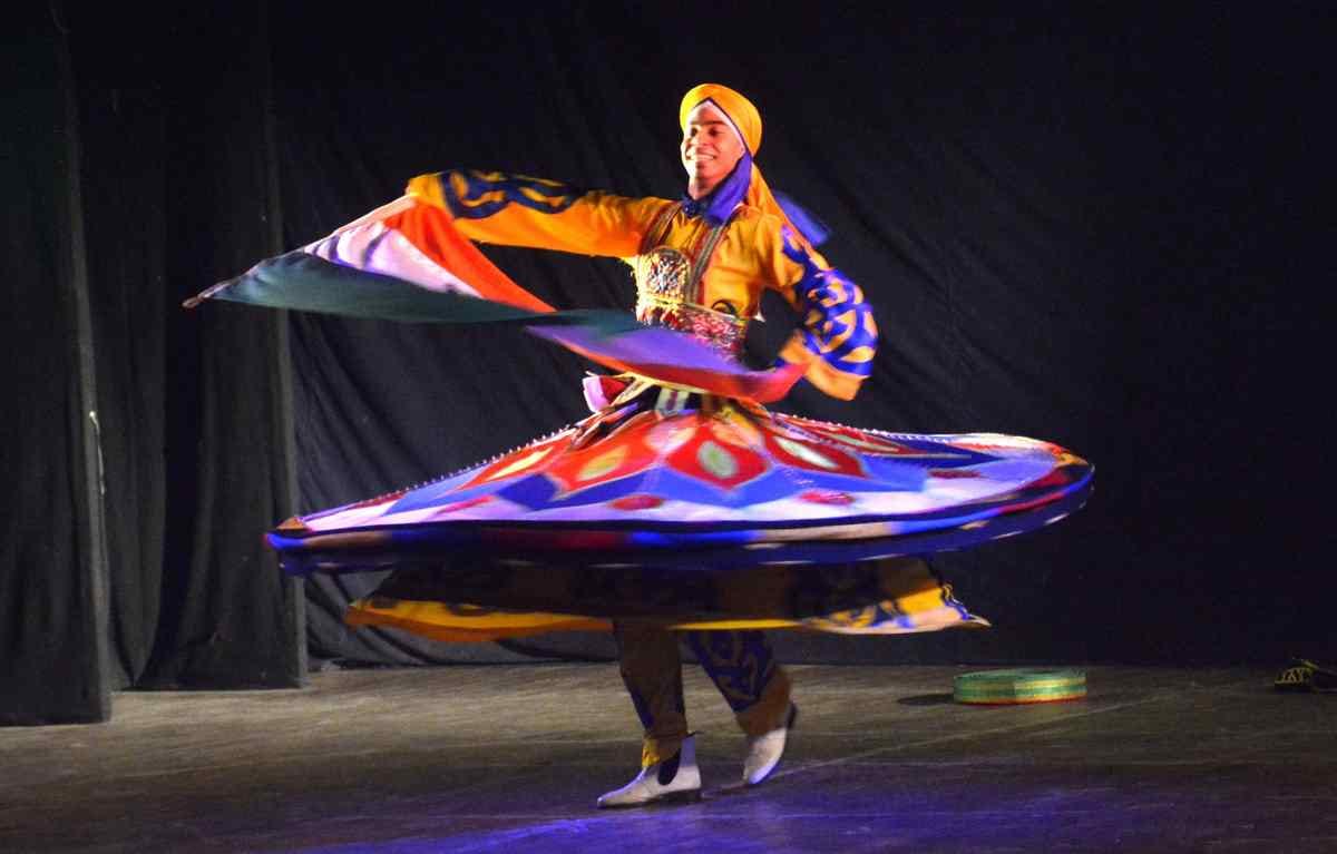 Egyptian artists present dance and music program