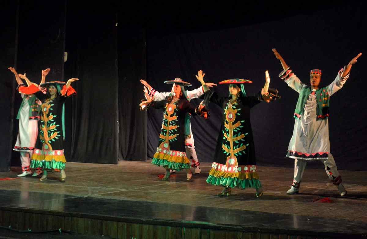 Egyptian artists present dance and music program