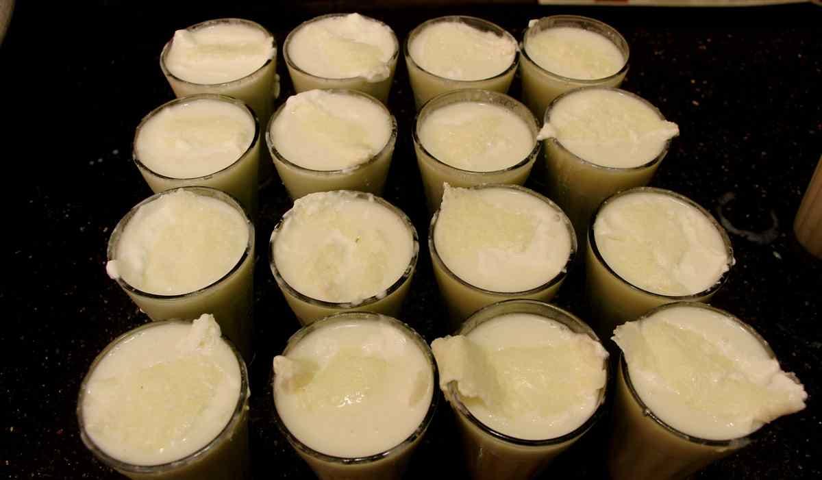 Famous lassi sell full year in this place at varanasi
