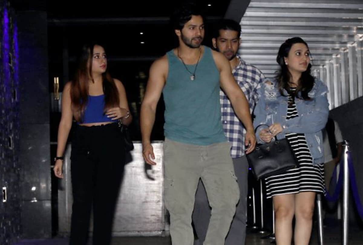 Varun Dhawan and his girlfriend Natasha Dalal at romantic dinner date