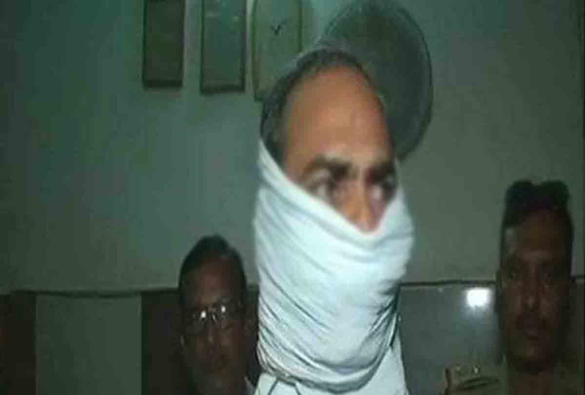 victims uncle accused of threatening in unnao rape case