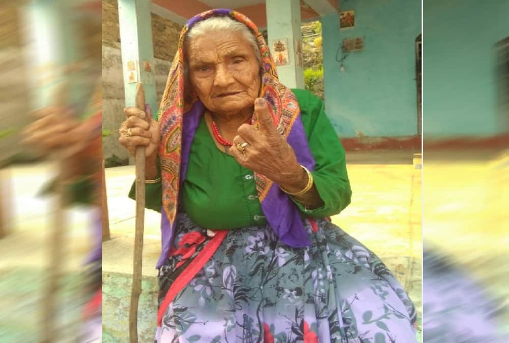 102 year old prem singh give vote in Tharali Assembly by election 2018