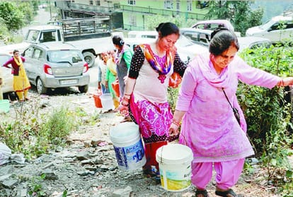 Mahendra Singh held a meeting with the departmental officials on water crisis