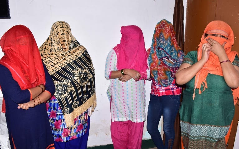 हल्द्वानी में घर को ही बना दिया देह व्यापार का अड्डा