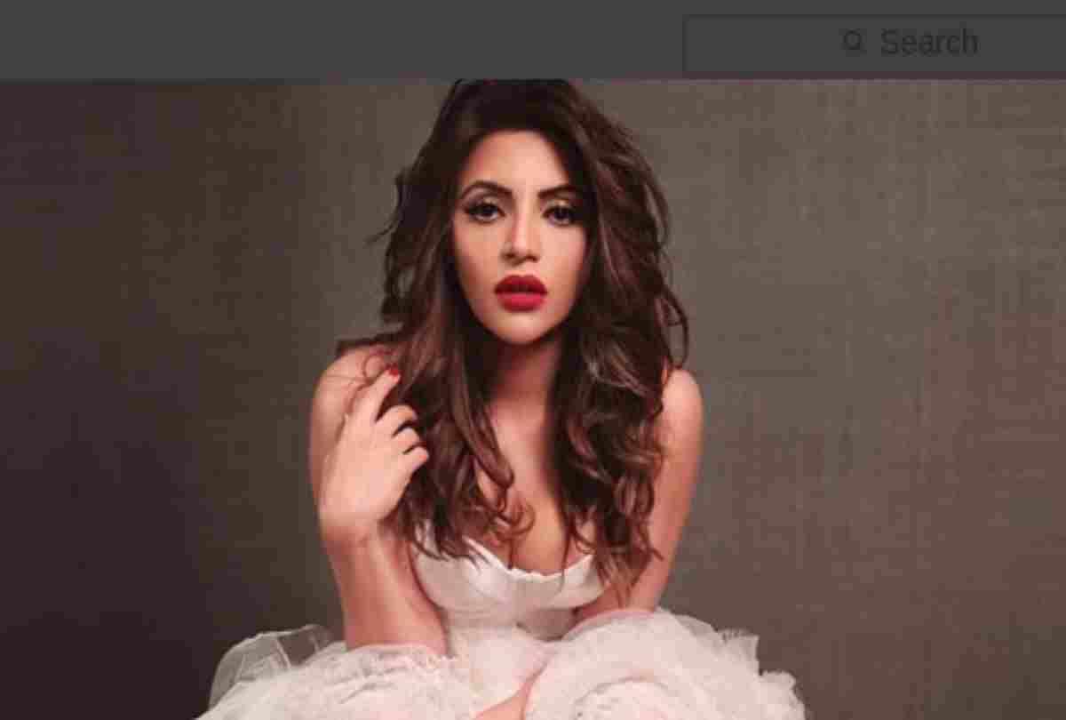 shama sikander share her bikini photo on social media