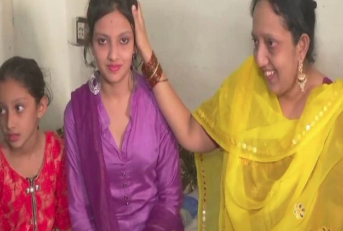 auto rickshaw driver daughter top in gseb ssc exams