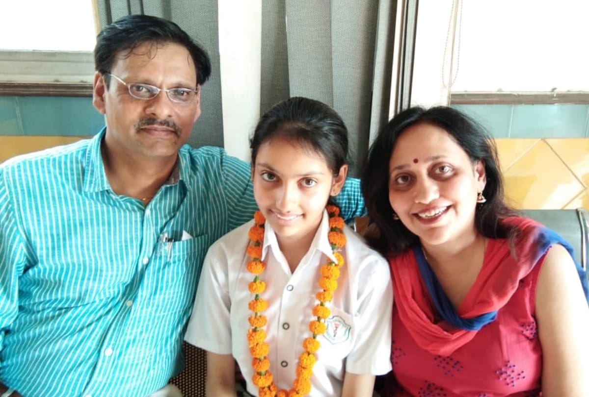 cbse announced high school result shrashti topped in lucknow