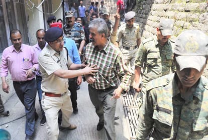 Marxist Communist Party protested at mc office shimla on water crisis issue
