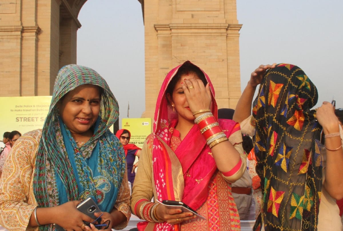 Delhi News : CITY GOES HOT AS TEMPERATURE SOARS