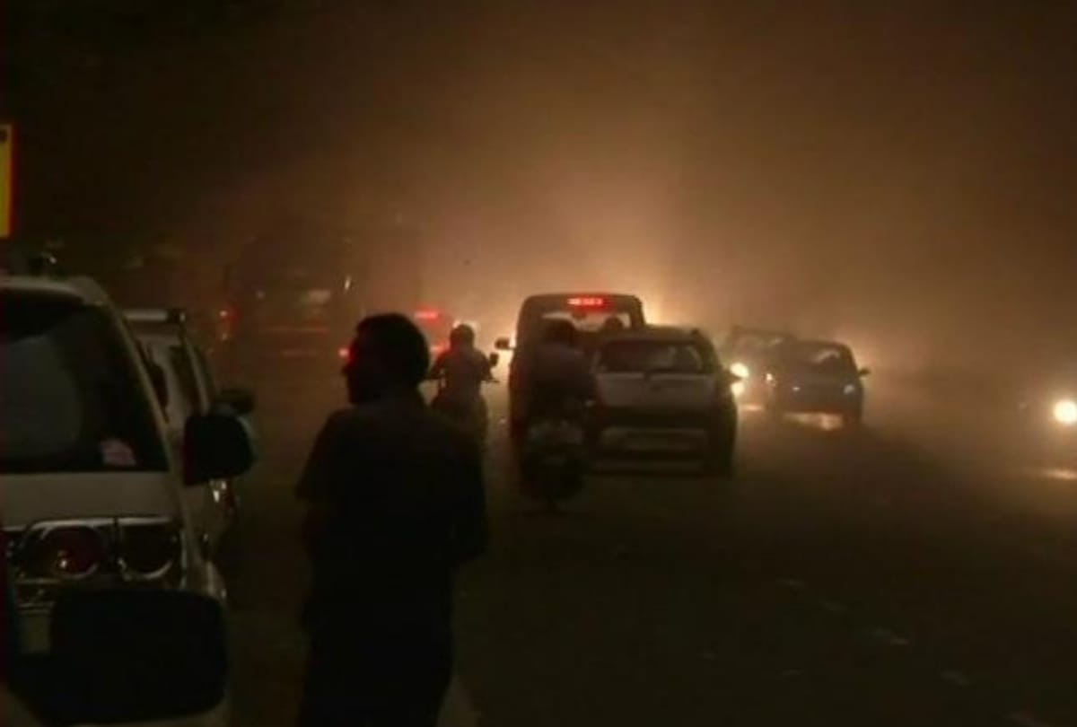 Dust storm Thunder storm accompanied with light rain and squall over Delhi NCR