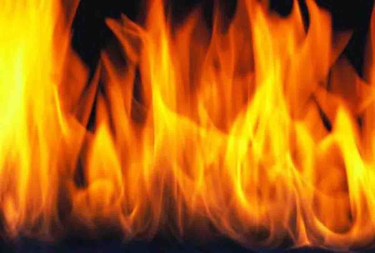 taking child in lap woman set fire and both died
