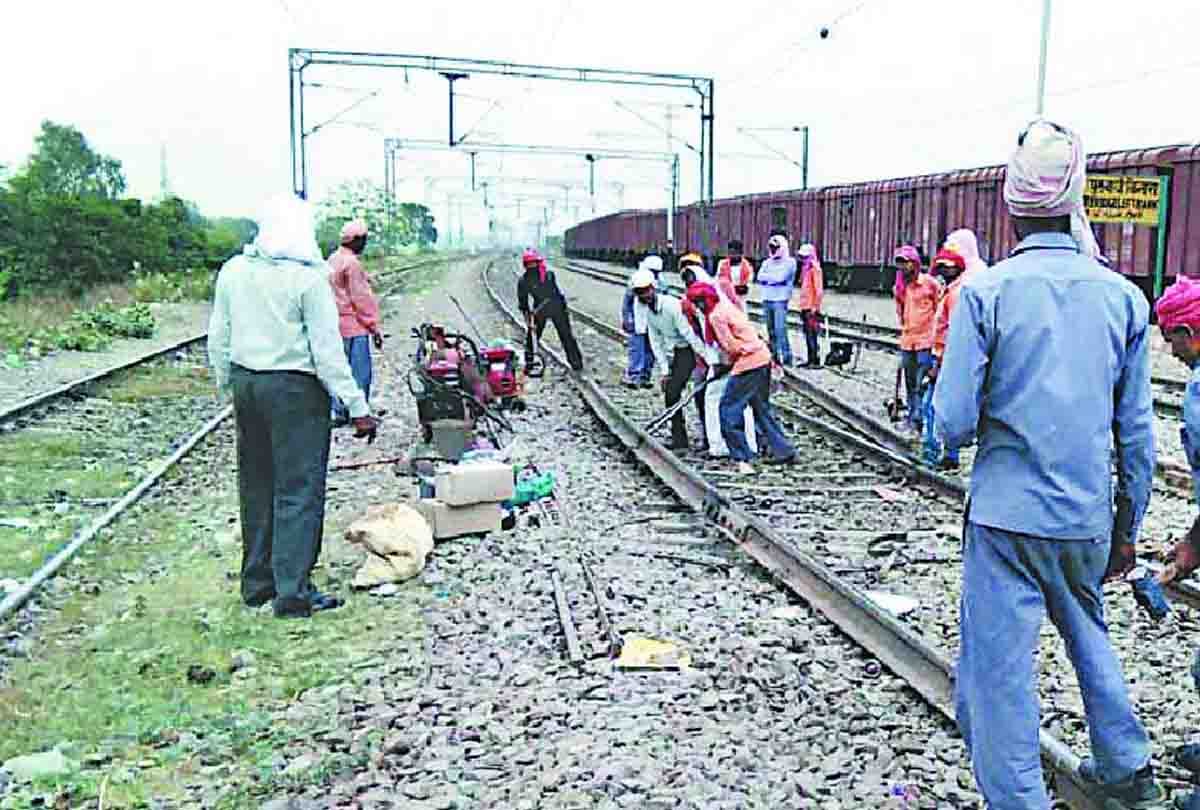 Trains running from Glide Joint Plate Broken 