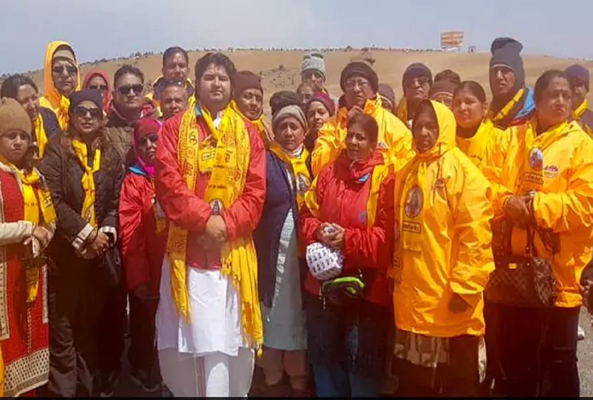 China finally allow devotees to take holy dip in Mansarovar lake