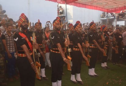 Martyr Jawan Vikram Singh Adhana funeral in mathura