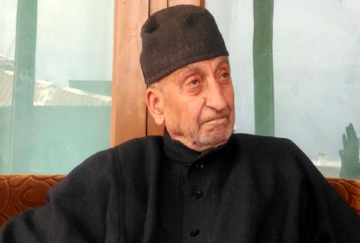 Ex-Hurriyat chairman Abdul Gani Bhat grilled for eight hrs by State Investigation Agency in terror-funding cas