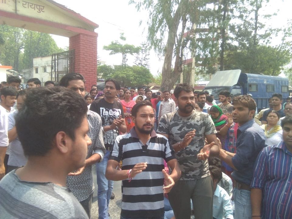 girl hang herself at police kotwali najibabad