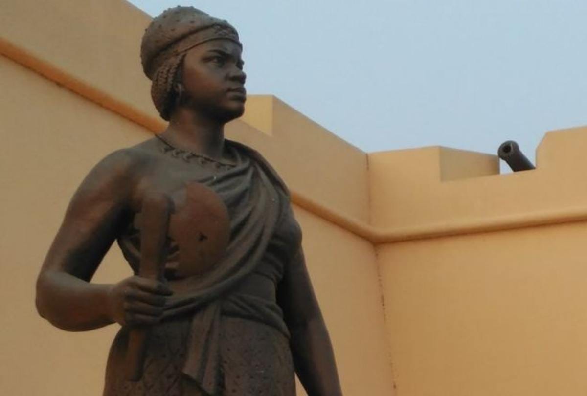 After making sexual relations the queen of angola burnt alive her slave  