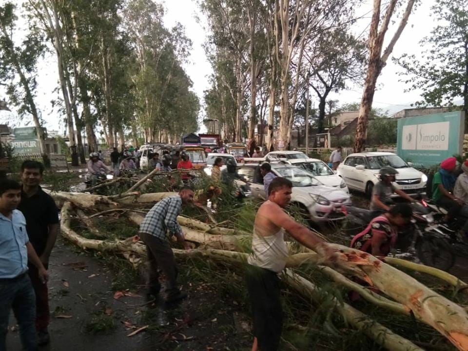 Heavy rain and thunderstorm Hailstorm in all over uttarakahnd