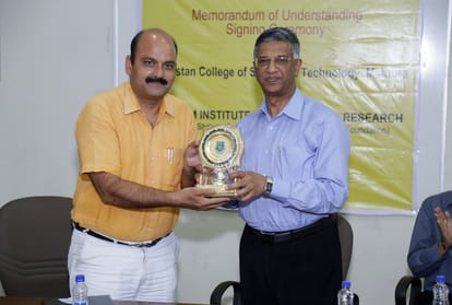 SGEI : Hindustan College Agra Signed Mou Wtih Shriram Institute
