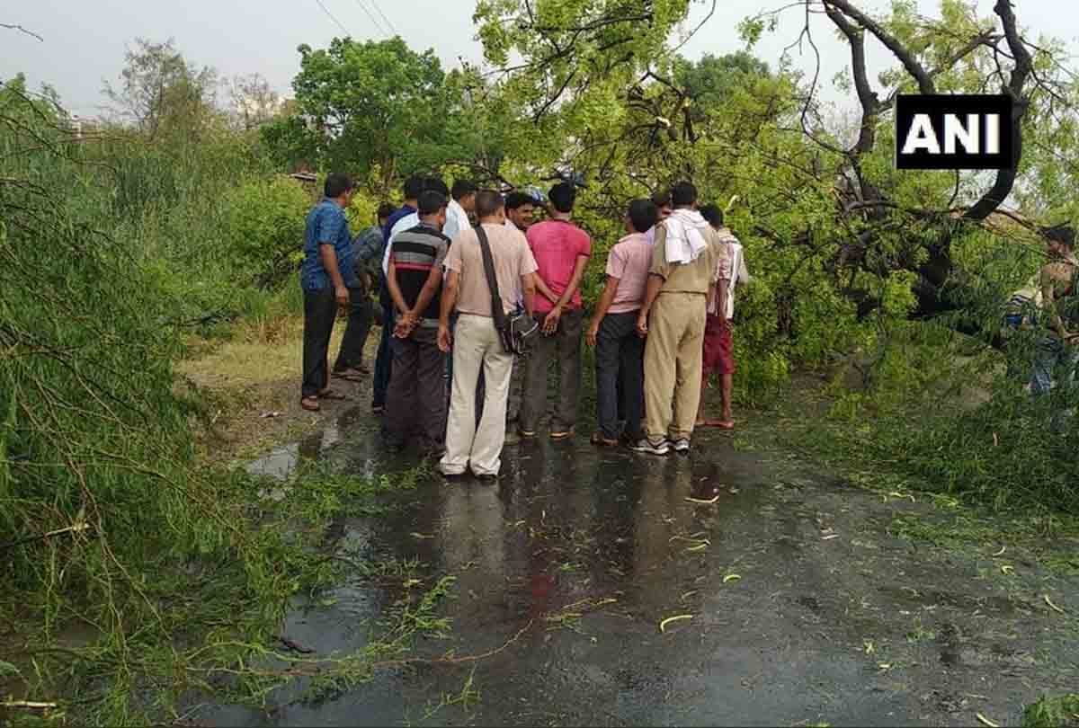 Seven dead in Storm and lightning
