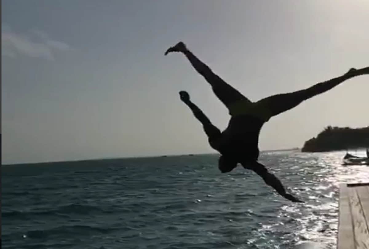tiger shroff and disha patani enjoy holidays in maldives