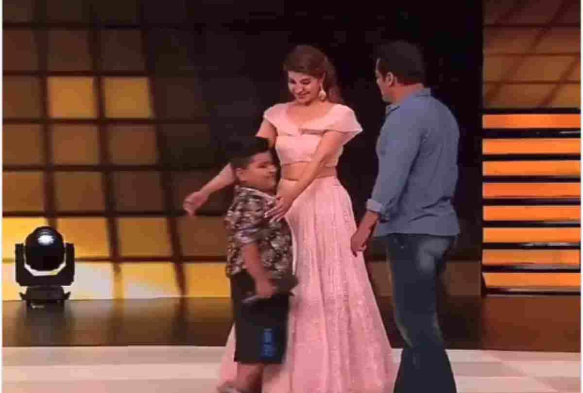 salman khan and jacqueline fernandez hug a kid forcefully watch video