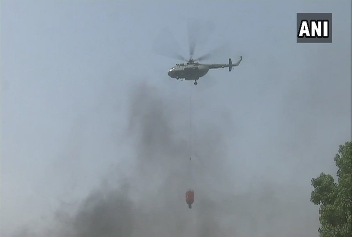 Fire broke out at a rubber factory in Malviya Nagar of delhi, Air Force chopper deployed