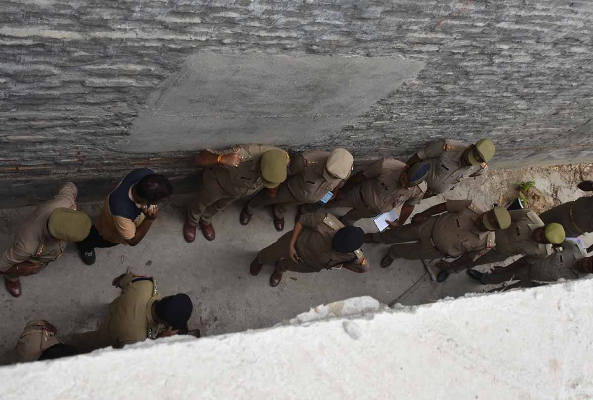 eight years old student dies in college campus in kanpur