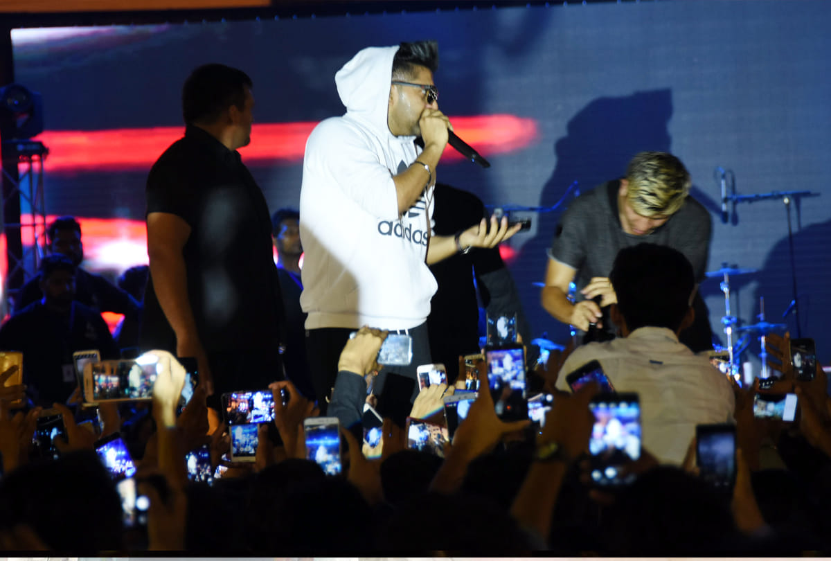 Singer Guru Randhawa in kanpur