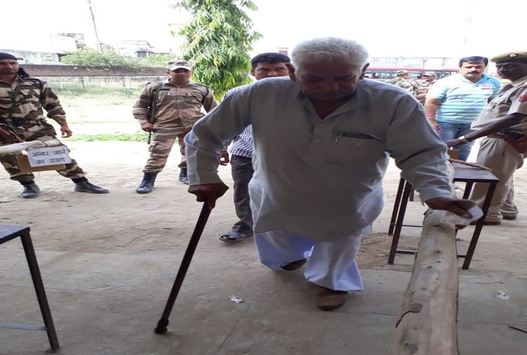 Kairana byelection: huge enthusiasm in voters, 22 percent voting till 9 pm, see photos